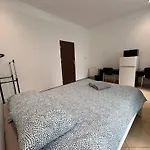 Golebia-plus Apartment *