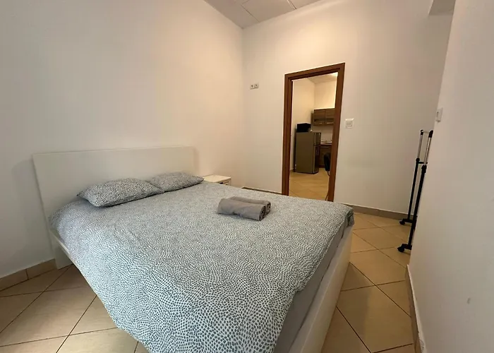 Golebia-plus Lägenhet *